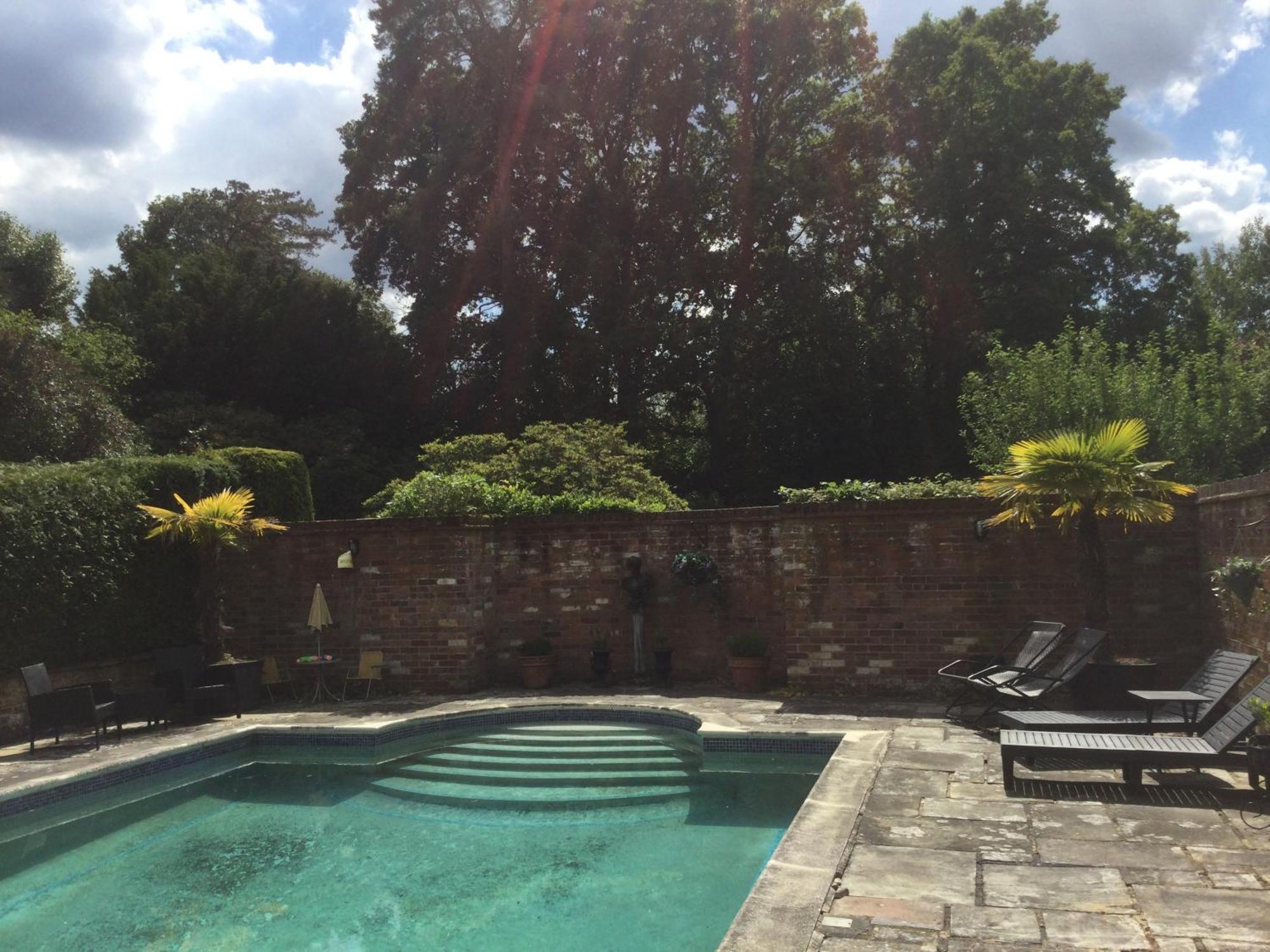 The Garth Guest Suite Studio Cottage Lingfield Exteriör bild